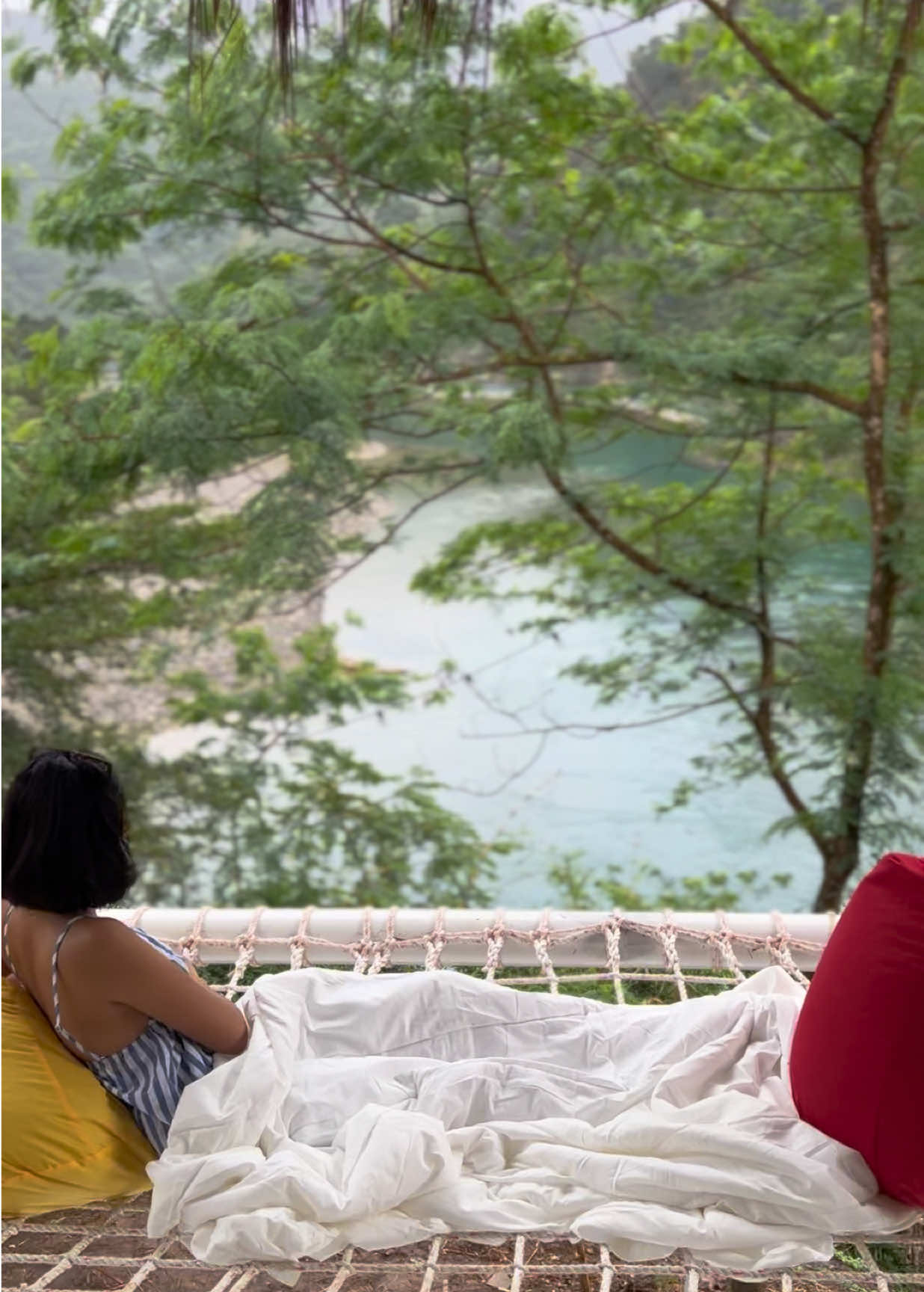Family room with overlook view at Muni Land
